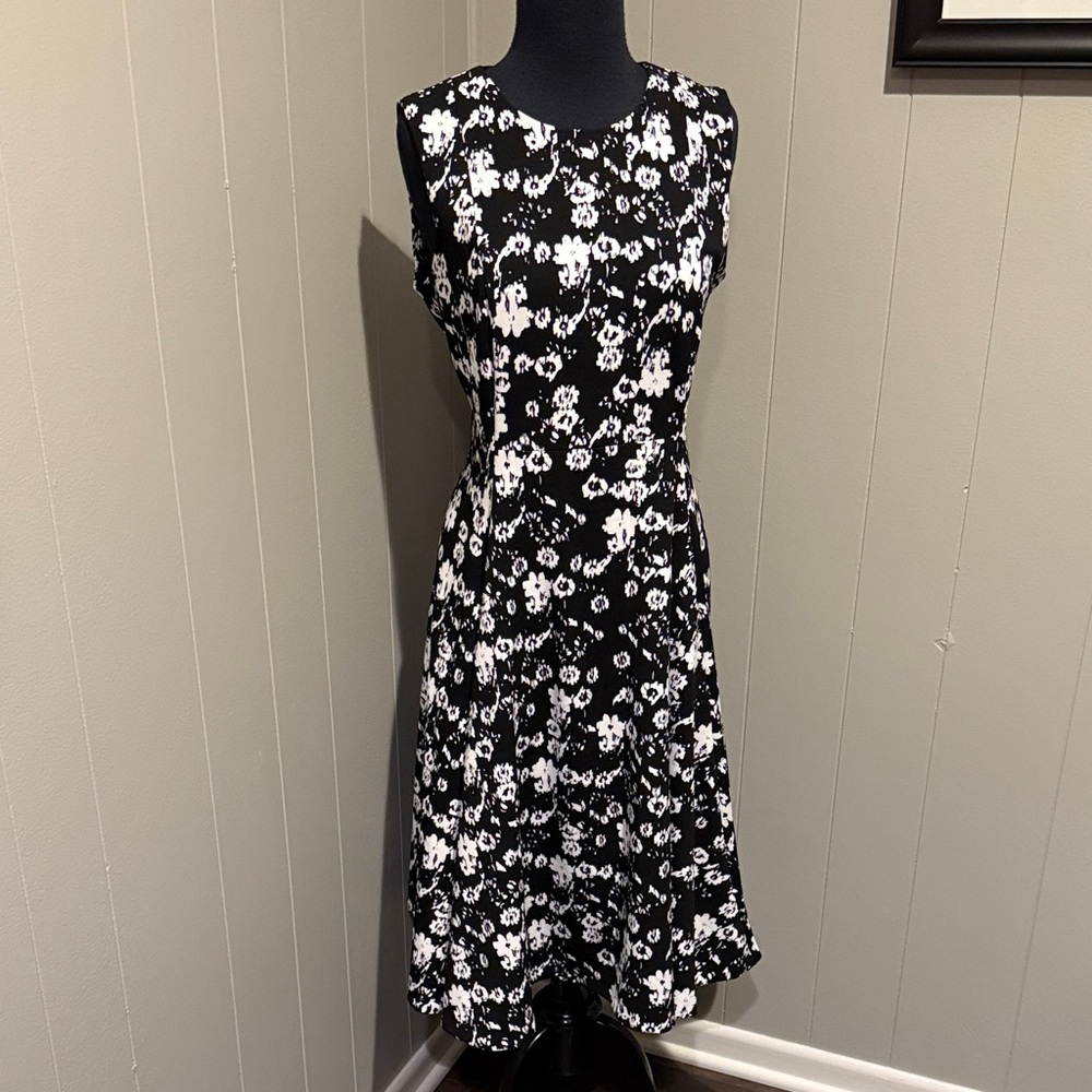 B17 Calvin Klein Women’s 6 Monochrome Floral Midi A-Line Sleeveless Dress